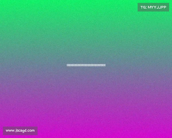 济南体育场足球赛事激情开战绿茵场上球员拼搏观众喝彩不断